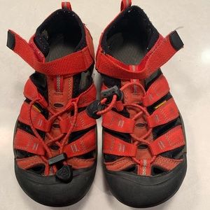 Kids keen sandals